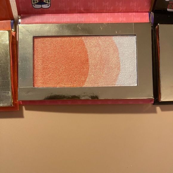 Ultramo Eyeshadow Palette & Cheek Duo Collection - Picture 5 of 7